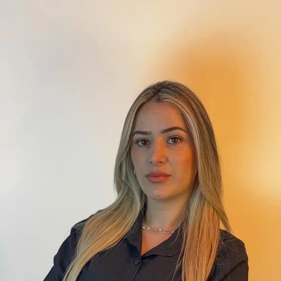 Daiane, da equipe da D.S.C. Seminovos