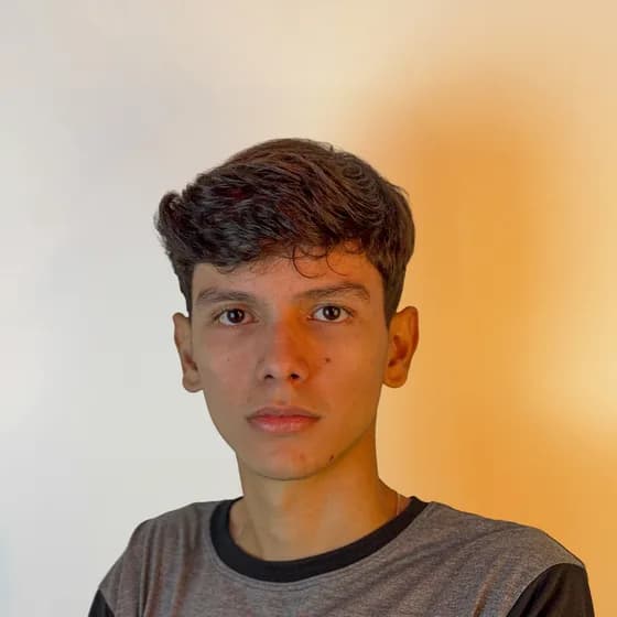 Fábio, da equipe da D.S.C. Seminovos